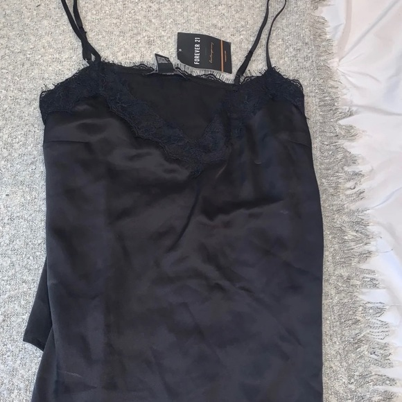 Lace tank - Picture 3 of 3